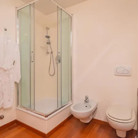 Infinity By Rent Como